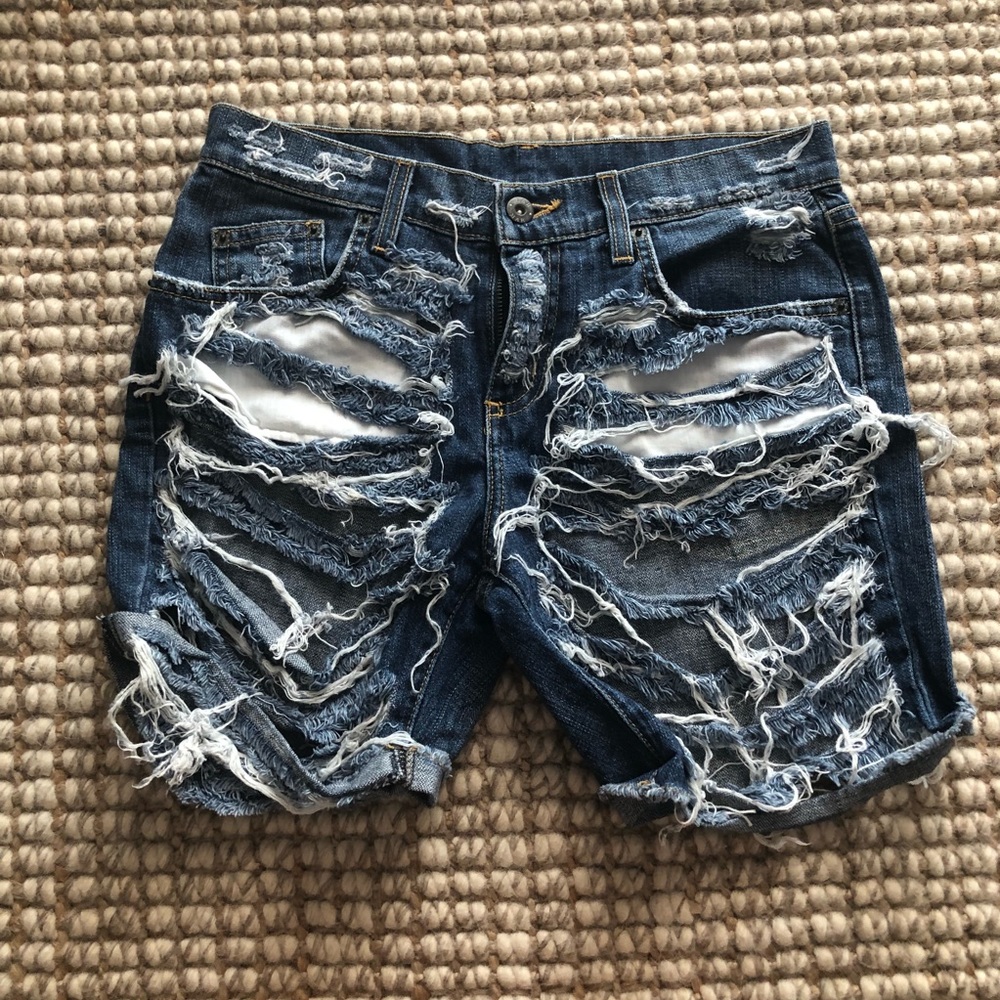 NWOT Distressed Cut Off Shorts